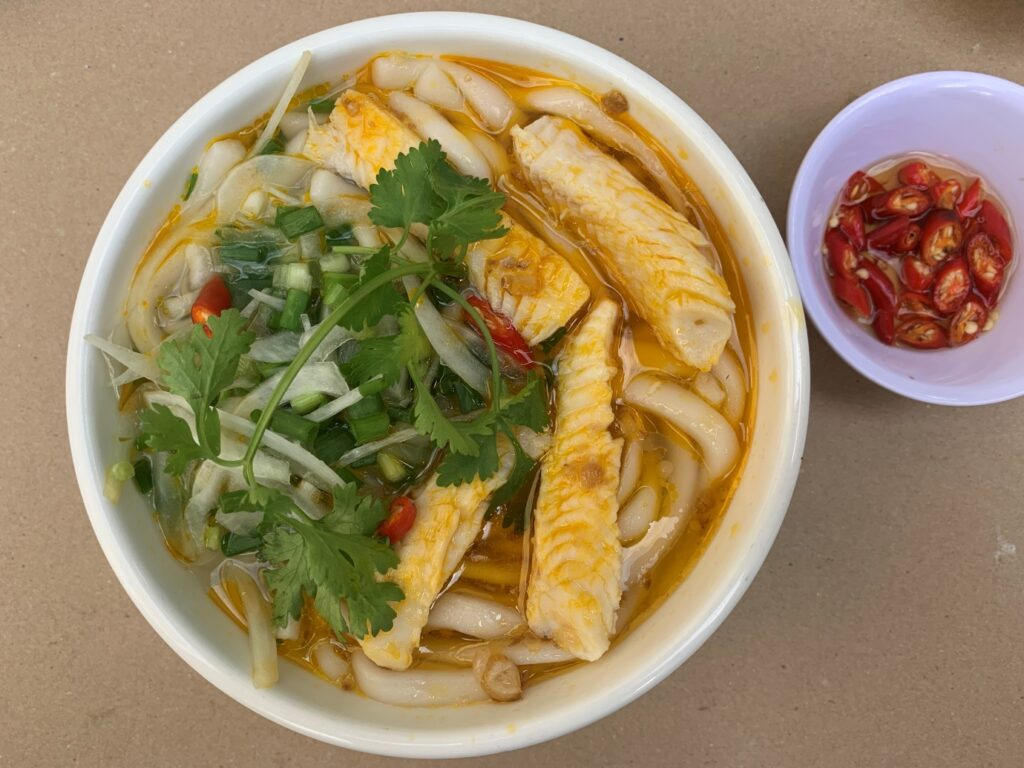 Bánh canh cá lóc Huế